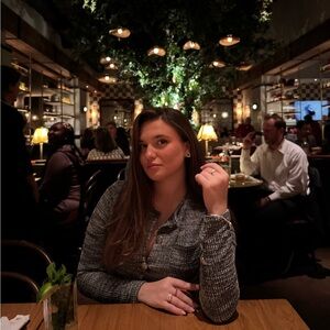 Meet your Posher, Evi